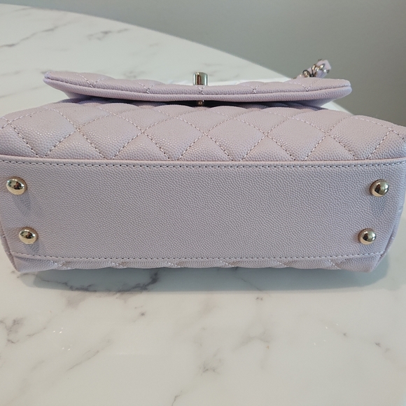 New CHANEL 20A Lilac Caviar Small Coco Handle GHW - Picture 5 of 7